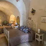 Hoplites Hotel 3*