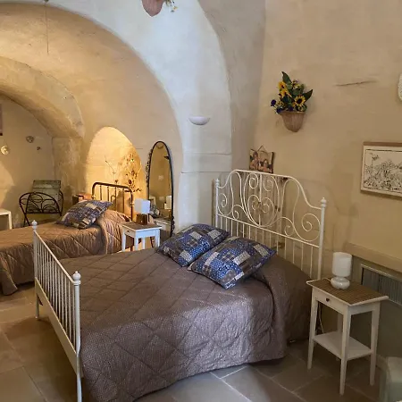 Hoplites Bed & Breakfast 3*